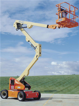 登高車高空作業(yè)平臺.jpg 登高車高空作業(yè)平臺.jpg高空作業(yè)平臺-登高車-蜘蛛車:曲臂式高空作業(yè)平臺四大特點(diǎn)